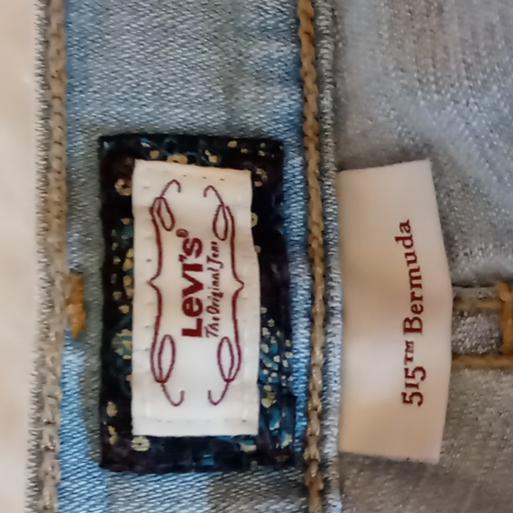 Levi's 515 Bermuda Shorts - Picture 3 of 4